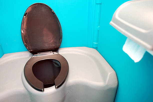 Porta potty delivery and setup in Bronte, TX